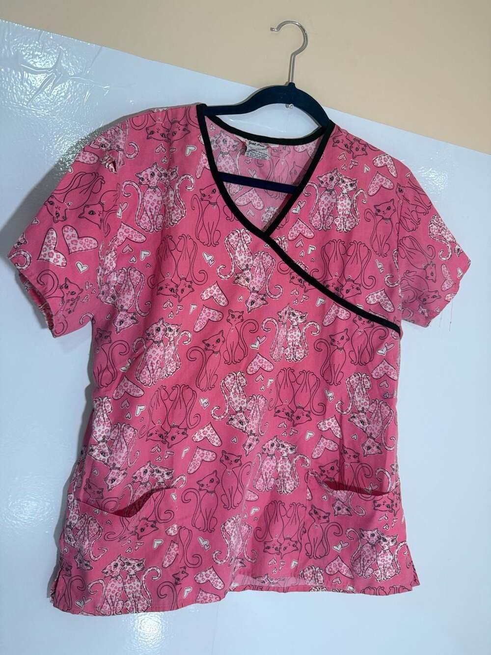 Just Love Women's Scrub Top with Cat Print and Black Trim (Pink, Size L)